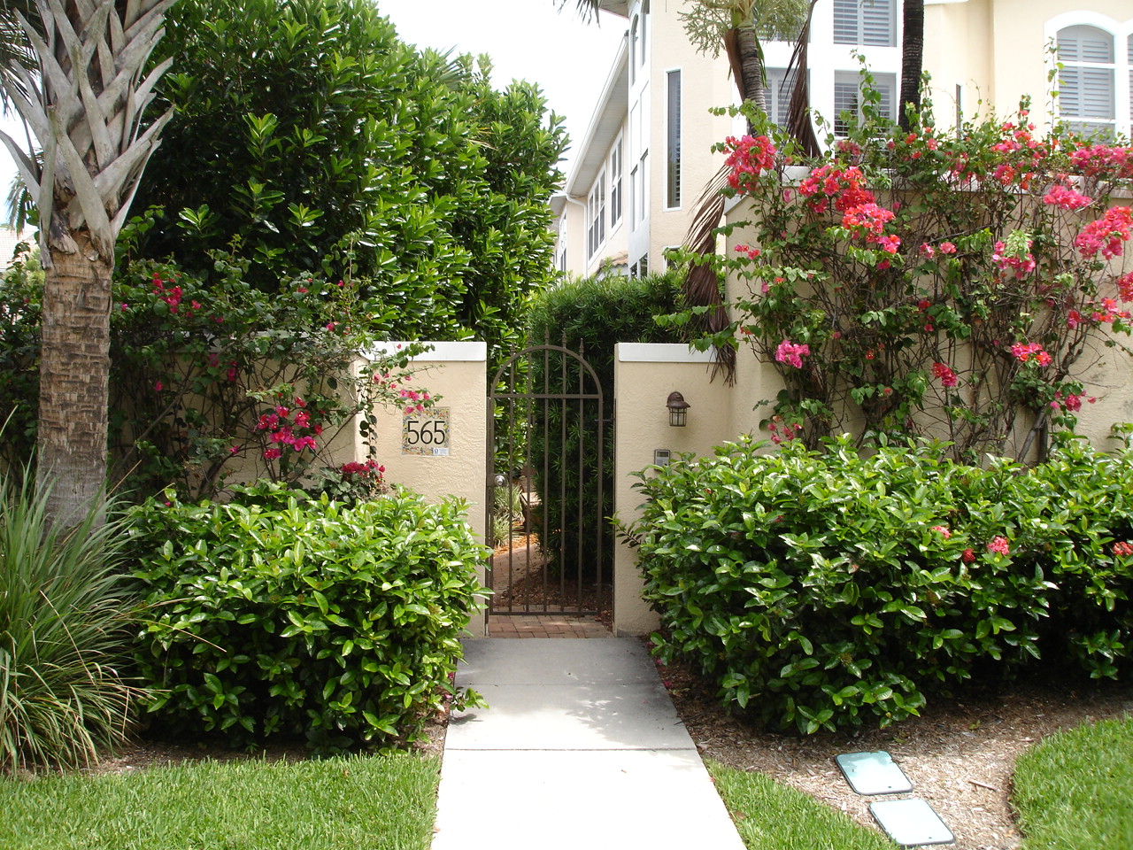 BROADVIEW VILLAS at OLDE NAPLES SOUTHEAST Real Estate NAPLES Florida Fla Fl